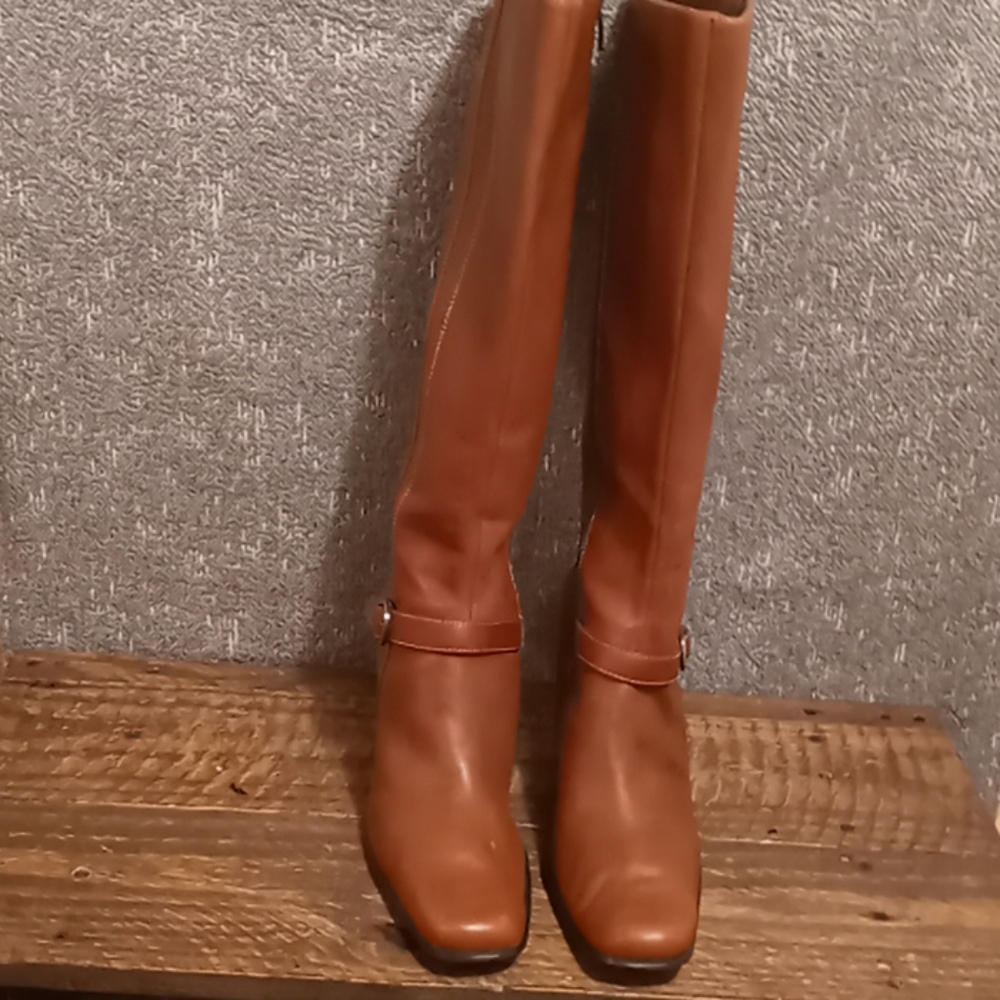 AK Anne Klein manmade sole